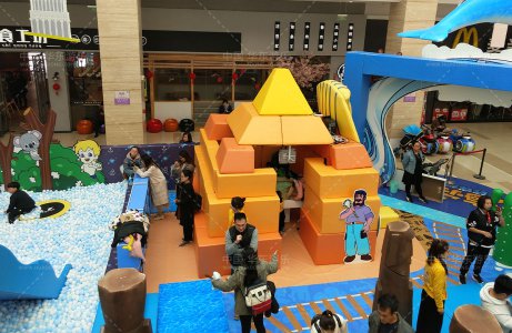 青島市新業廣場海爾兄弟商城